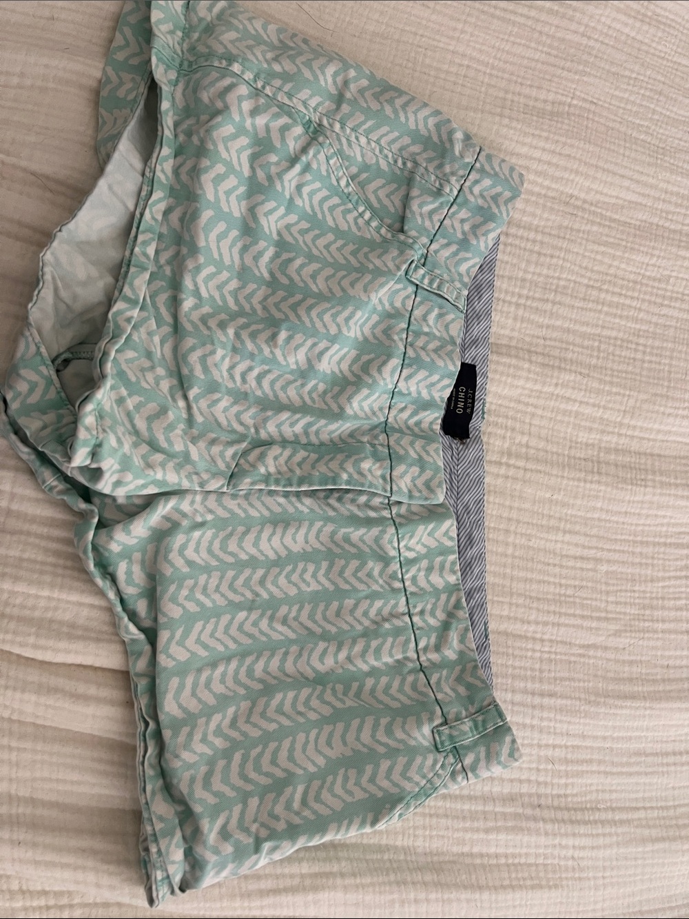 J crew  Mint Arrow-Print women’s Flat Front Shorts. 3 1/2 inseam